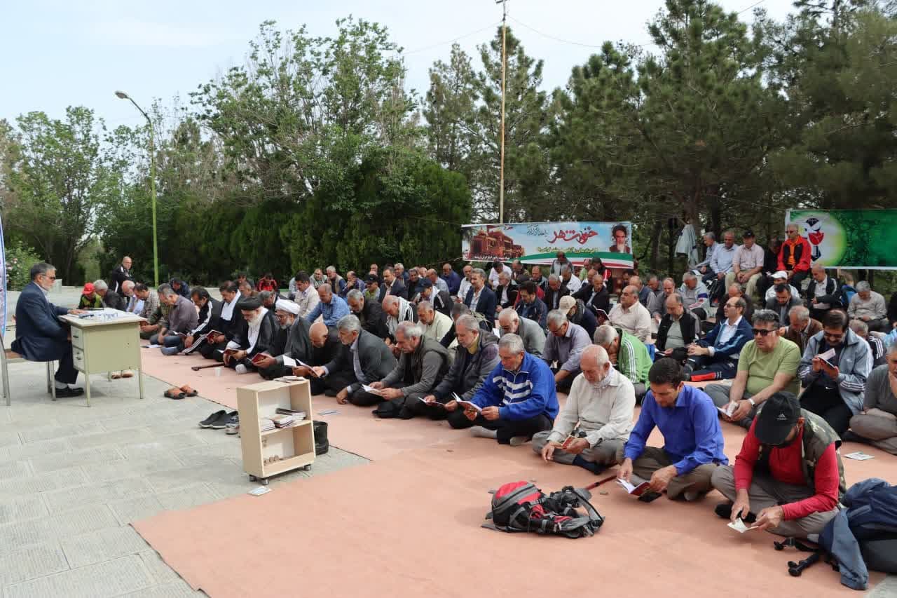 کوهپیمایی-جانبازان-و-آزادگان-سرافراز-به-مناسبت-سوم-خرداد